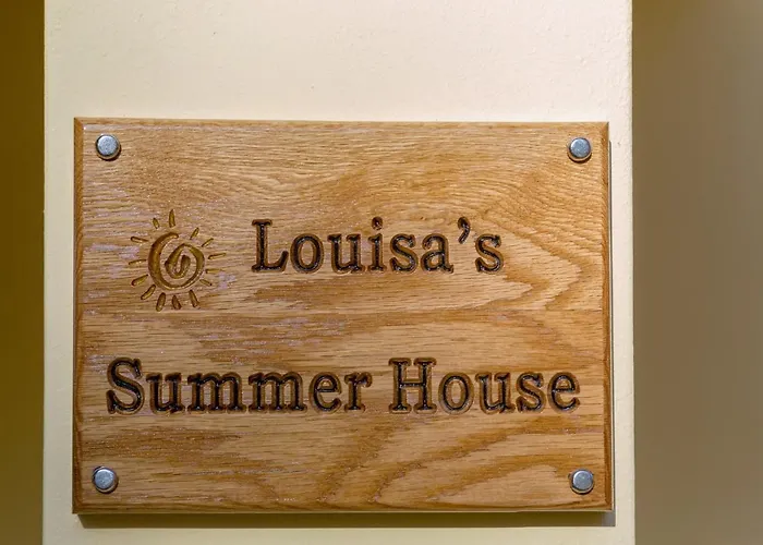 Louisa's Summer House Kastanéa