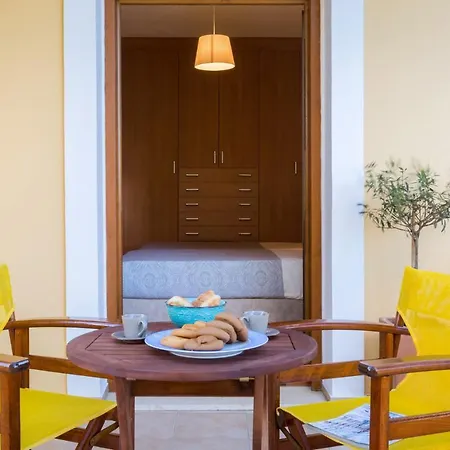 Louisa's Summer House בית נופש Kastanéa