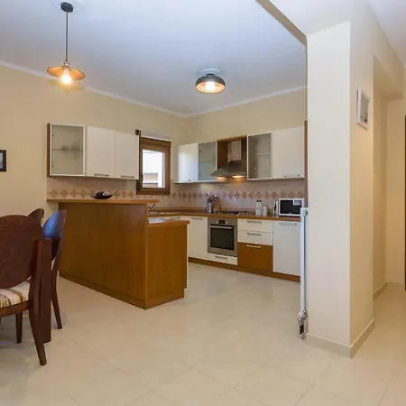 Louisa's Summer House