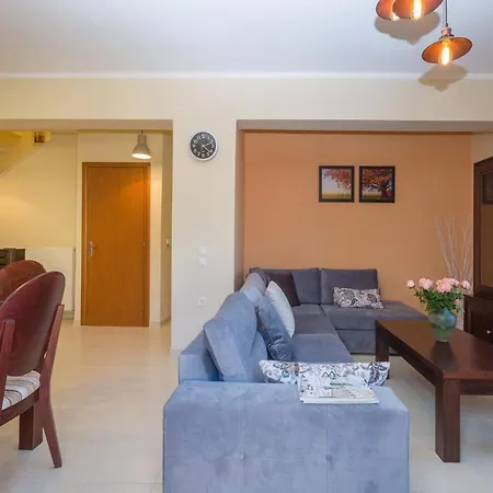 Louisa's Summer House Kastanéa