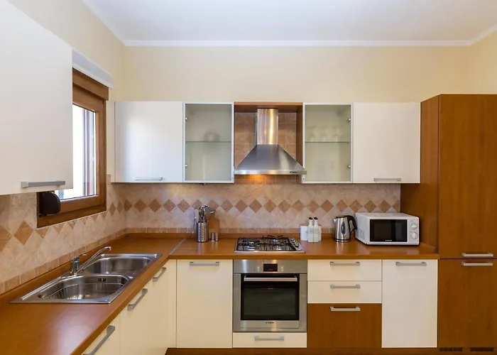 Louisa's Summer House *